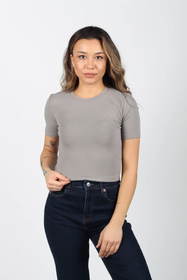 Crop T-shirt - Görsel 2