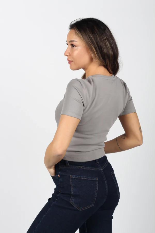 Crop T-shirt - Görsel 3