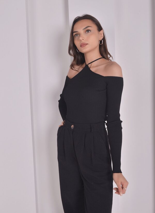 Yaka Detaylı Triko Bluz