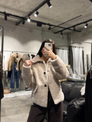 DÜĞMELİ TÜYLÜ CEKET