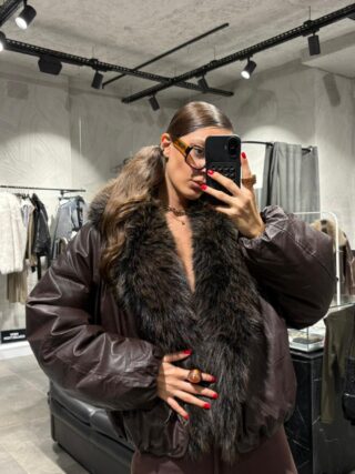 Yakası Kürk Detaylı Şişme Mont